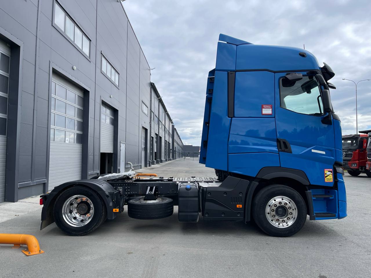 Renault T-Series тягач 4х2