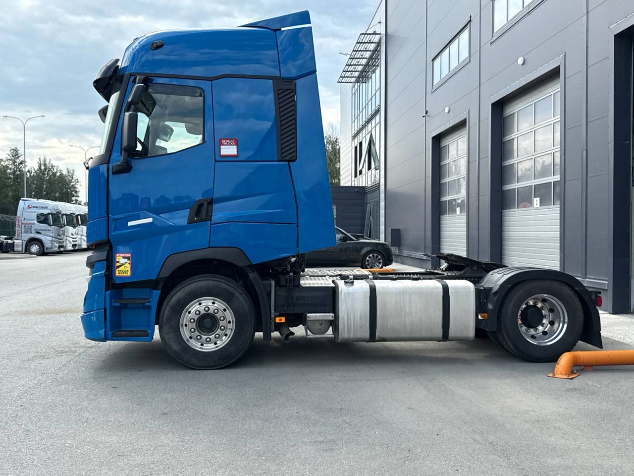 Renault T-Series тягач 4х2