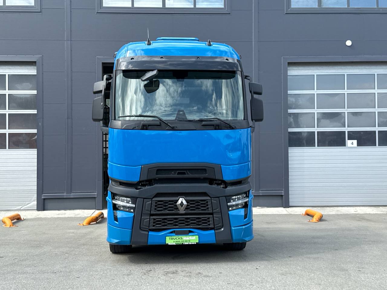 Renault T-Series тягач 4х2