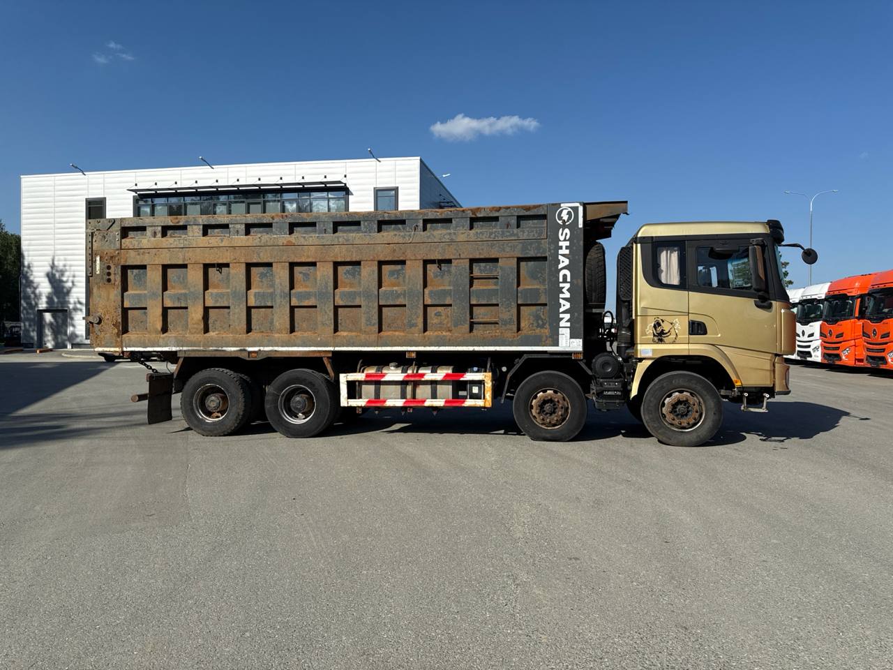 Shacman X3000 самосвал 8х4